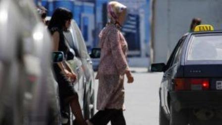 "Hər dəfə yoldaşımla olanda, o birisindən - sevgilimdən üzr istəyirəm" - Azərbaycanlı qadın