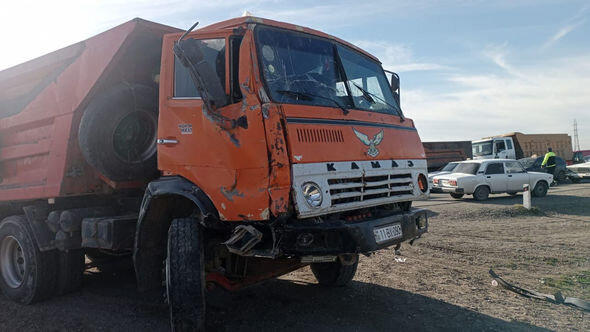 Sabirabadda qəza magistral yolda tıxac yaradıb - FOTO