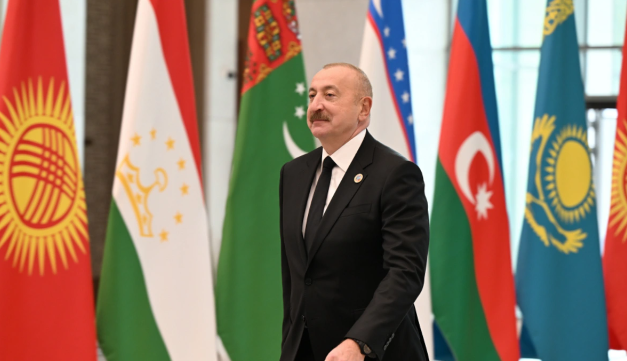 Prezident İlham Əliyev Daşkənddəki Konqres Mərkəzinə gəlib