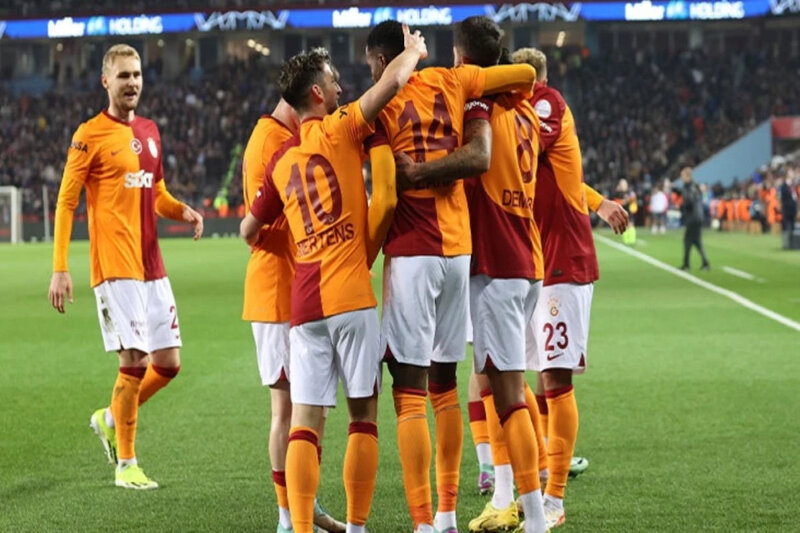 "Galatasaray" səfərdə "Trabzonspor"u 5-1 hesabı ilə məğlub edib