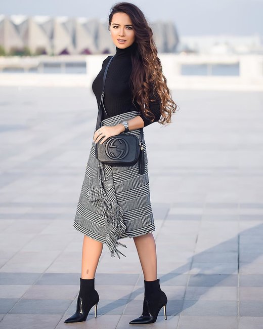 Kəmalə Piriyeva gözəlliyi ilə göz oxşadı - FOTOLAR