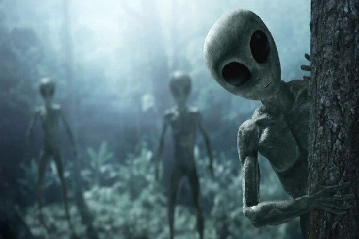 Məşhur müğənnidən ŞOK açıqlama - Yadplanetlilər dişlərimi oğurladılar