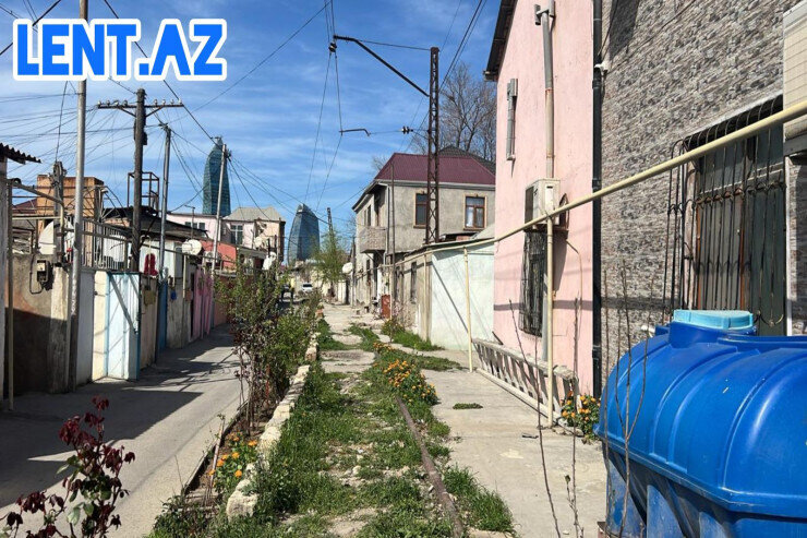 Evində gizlənən qoca, əsaya möhtac nənə - Bakıda "Tanrının unutduğu" QƏSƏBƏ