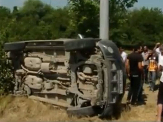 Magistral yolda dəhşətli GÖRÜNTÜLƏR: Avtomobil aşaraq bir neçə metr yuvarlandı - VİDEO - FOTO