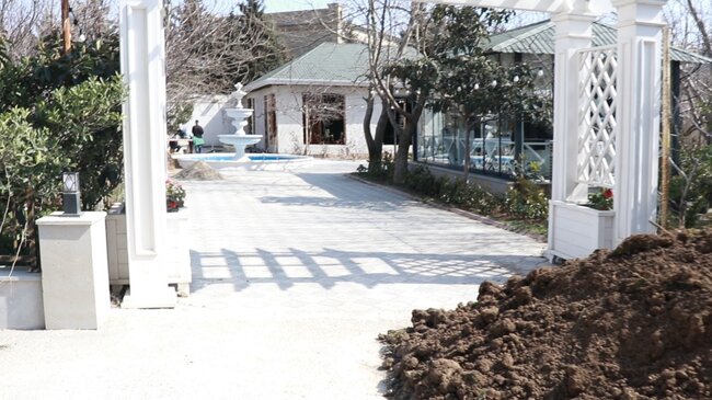 Yaşıl Bağ restoranında təmir: Ətrafda yaşayanlar vəziyyətdən şikayət edir