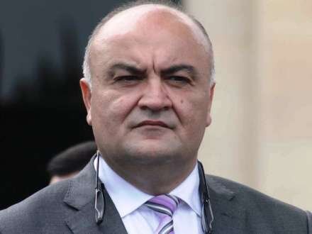 İş adamının keçmiş rəis oğlu Səfərbərlik Xidmətini məhkəməyə verdi - Həbs olunmuşdu