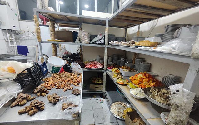 Bu da məşhur restoranın mətbəxi... - Kütləvi zəhərlənmə buna görə olub