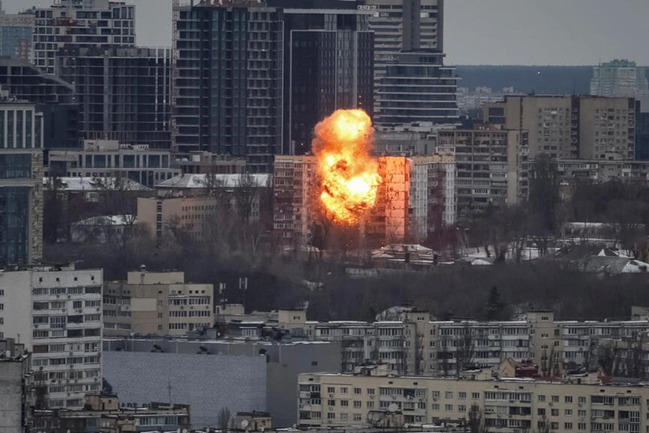 Rusiyanın Kiyevə hücumu nəticəsində iki nəfər ölüb, onlarla insan xəsarət alıb