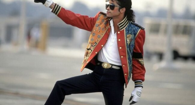 Maykl Cekson bu il 100 milyon dollardan çox qazanıb