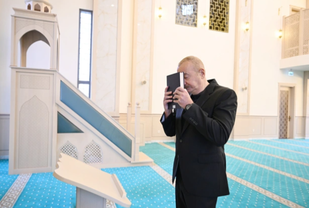 Hadrut qəsəbəsində inşa edilmiş məscidin açılışı olub