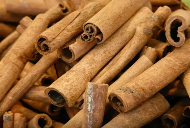 Yatmazdan əvvəl kefir və darçın içsəniz nə baş verər?