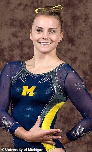 Avtomobildə sevişən cütlük bölməyə aparıldı - Biri universitet müəllimidir - FOTO