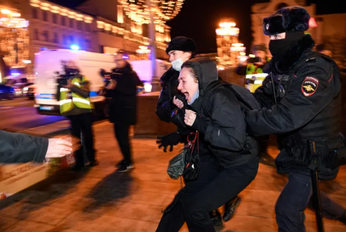 Rusiya ayağa qalxdı: MÜHARİBƏYƏ YOX! - FOTOLAR