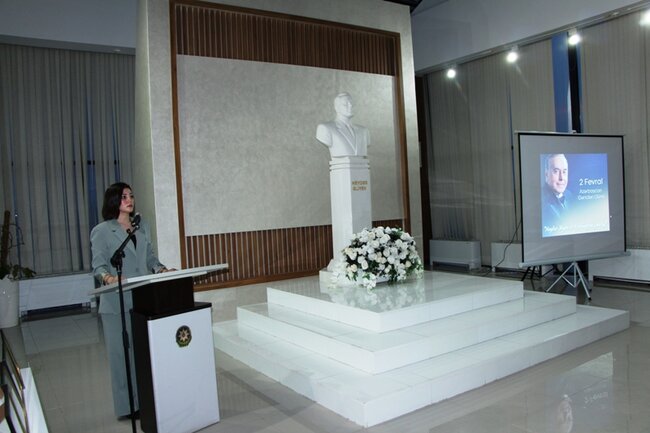 Yevlaxda 2 Fevral Gənclər günü münasibətilə "Ulu Öndər Heydər Əliyev və Azərbaycan gəncliyi" mövzusunda tədbir keçirilib