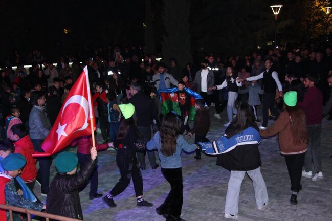Yevlaxda bayram konserti keçirilib - FOTOLAR