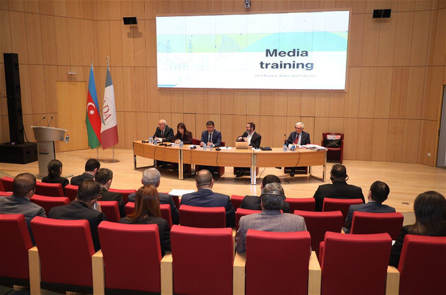 Mətbuat xidmətlərinin rəhbərləri üçün master-klas təşkil olunur