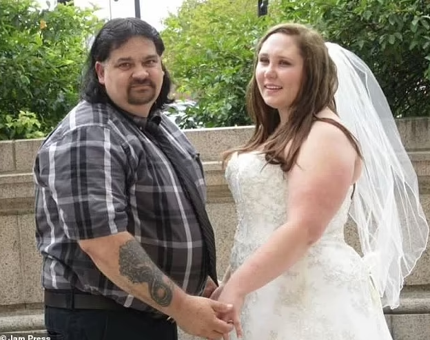 27 yaşlı qız keçmiş sevgilisinə analıq edir - FOTOLAR