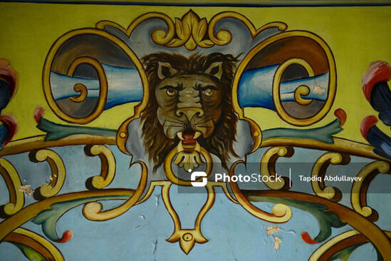 Bakıda nağıllar aləmini xatırladan 109 yaşlı "freskalı ev" - FOTOLAR