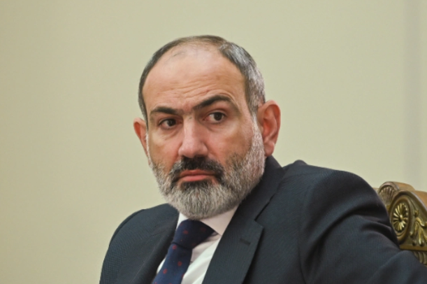 Paşinyan tərəfdarlarına çağırış etdi: "Katolikosu iqamətgahından çıxarmağa hazır olun"