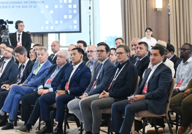 İlham Əliyevin III Şuşa Qlobal Media Forumunun iştirakçıları ilə görüşü keçirilib - YENİLƏNİB+VİDEO