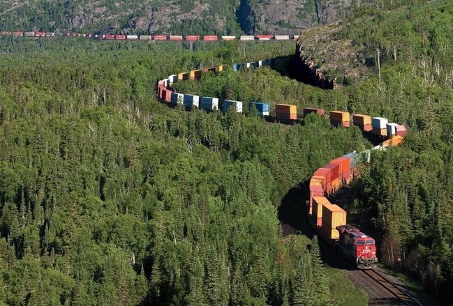 "Pandemiya dövründə dəmir yolu beynəlxalq yükdaşımalarda əvəzsiz rol oynadı"