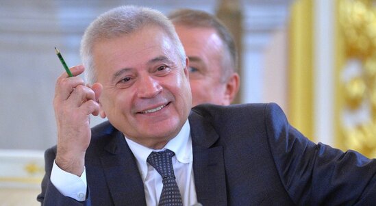 Vahid Ələkbərov ilin əvvəlindən 3,5 milyard itirib