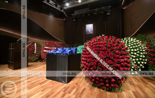 Xalq şairi Nəriman Həsənzadə son mənzilə yola salındı -YENİLƏNİB+FOTO