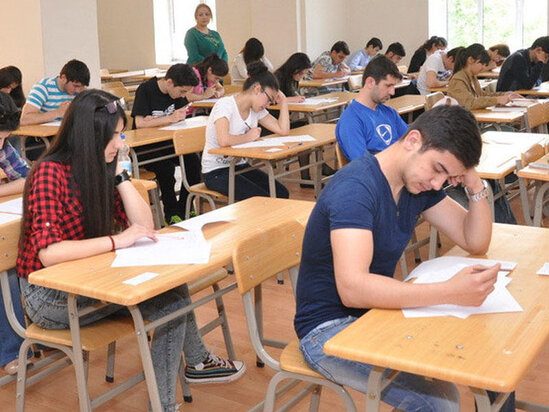 Buraxılış imtahanlarının sualları sosial şəbəkələrdə YAYILDI - "Nəticələri ləğv olunacaq"