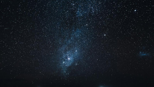 Niyə Yer üzündə səma mavi, kosmosda qara rəngdədir?