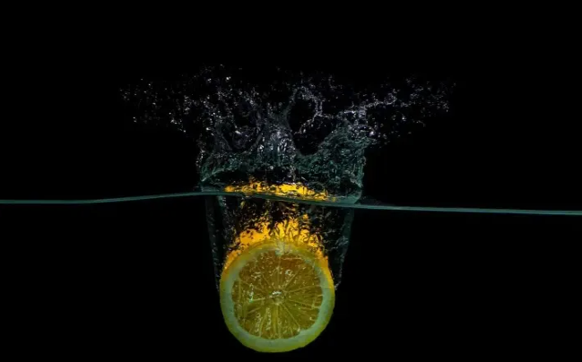 Hər gün limonlu su içsəniz nə baş verər? - 5 gözlənilməz nəticə