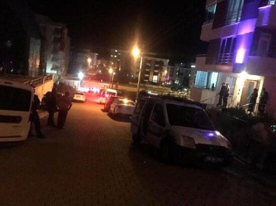 Evə girən kişi dəhşətə gəldi: arvadı asılı vəziyyətdə, körpəsi isə nəfəs almır... - FOTO