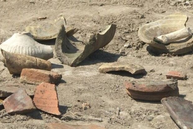 Salyanda orta əsrlərə aid məişət əşyaları aşkarlanıb - FOTO