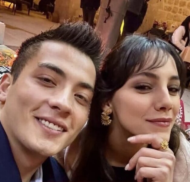 "Uzak şehir"in ulduzları sevgili olduqlarını açıqladılar - Foto