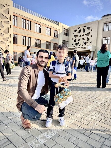 Övladlarını birinci sinfə yola saldılar - Fotolar