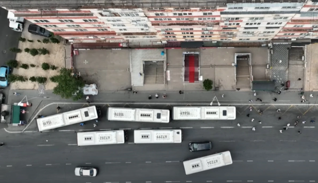 Avtobuslar niyə yolun ortasında dayanır?