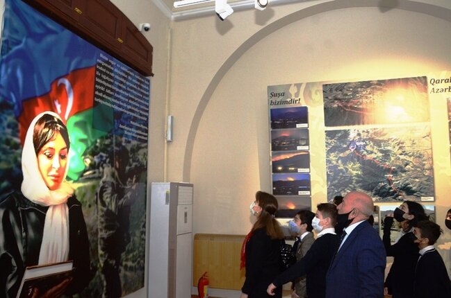 E.Həbibullayev:"Kitabda qələbəmiz və Prezident İlham Əliyevin siyasəti haqqında uşaqların anlaya biləcəyi tərzdə məlumatlar verilir"