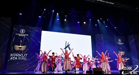 Arzu Əliyevaya Türkiyədə mükafat verildi - FOTOLAR