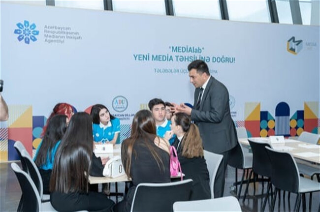 "MEDİAlab" layihəsi çərçivəsində ali təhsil müəssisələrinin tələbələri üçün infosessiya keçirilib
