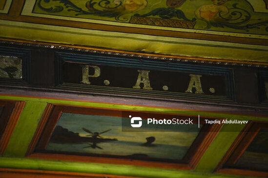 Bakıda nağıllar aləmini xatırladan 109 yaşlı "freskalı ev" - FOTOLAR