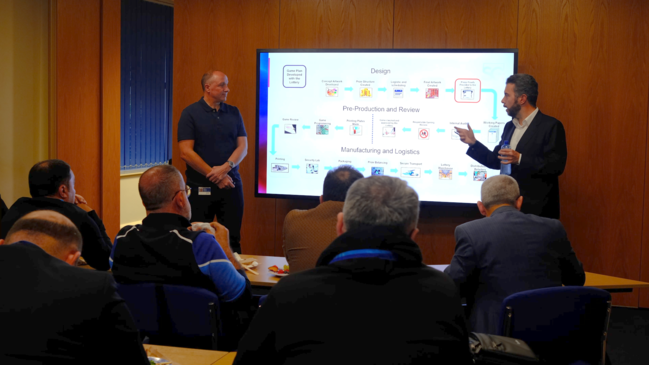 Media nümayəndələri İngiltərədə "Poz-Qazan" biletlərinin çap olunduğu fabrikdə - FOTO/VİDEO