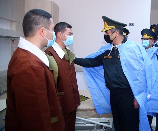 Zakir Həsənov yaralı hərbçilərimizlə görüşdü - FOTO