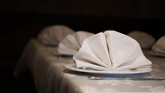 Sən demə, bıçağın həmişə boşqabın sağında olmasının birSƏBƏBİ VARMIŞ