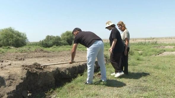 Salyanda orta əsrlərə aid məişət əşyaları aşkarlanıb - FOTO