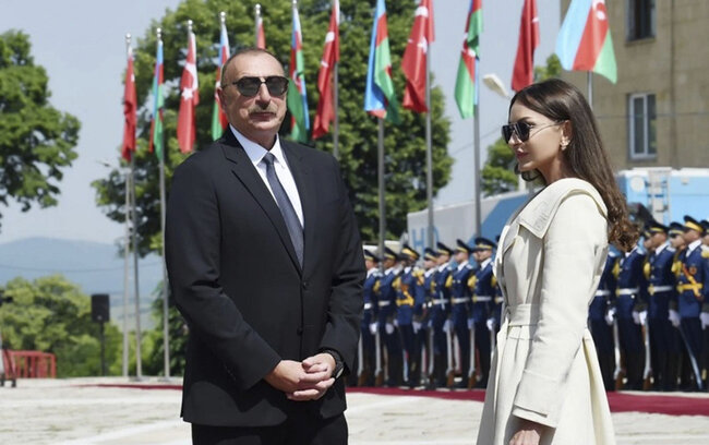 Mehriban Əliyeva Prezidenti belə təbrik etdi - Video