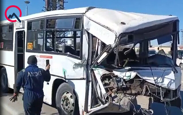 Bakıda marşrut avtobusu ağır qəzaya düşdü - VİDEO