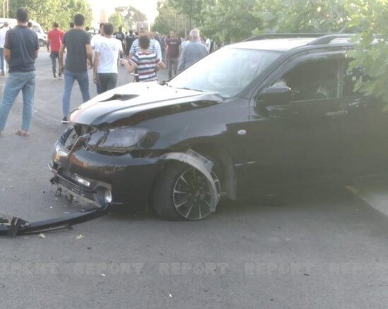 Dəhşətli QƏZADAN görüntülər: Maşın iki yerə parçalandı - YENİLƏNİB + ANBAAN VİDEO