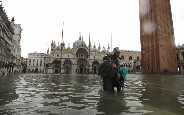 Venesiyada daşqın təhlükəsi: Doqquz gün ərzində rekord sayda qabarma qeydə alındı