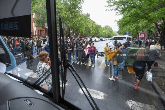 Ermənistan müxalifəti İrəvanın mərkəzi küçələrini bağladı - Fotolar