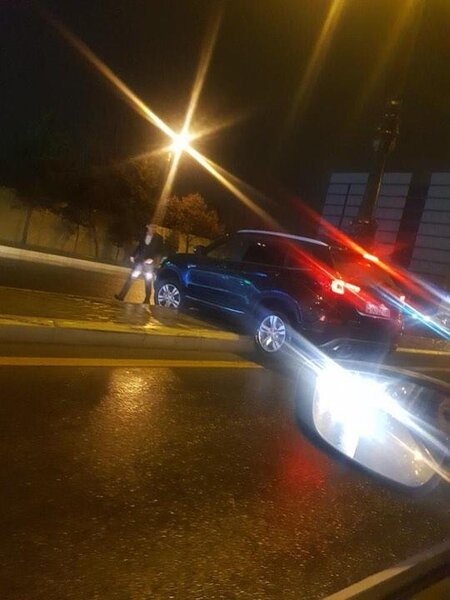 Bakıda qadın sürücü özünü çətinə saldı - FOTO