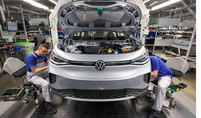 Almaniyanın avtomobil sənayesində 200 min nəfər işdən çıxarıla bilər